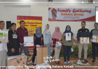 Family-Gathering-Sahara.-min